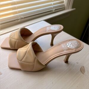 EUC Women Vince Camuto Beige Heels, Size 7
